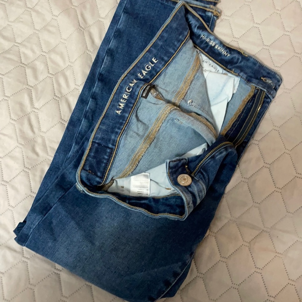 American Eagle High Rise Skinny Jean - size 8